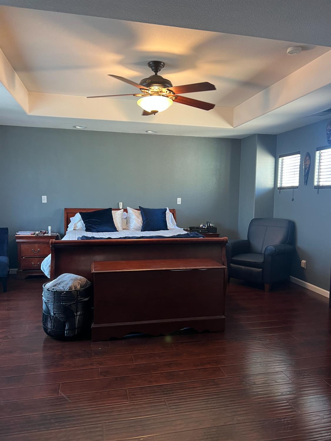 2653 Ashcroft Avenue Clovis, CA 93611 - Photo 24 of 45 a living room with furniture