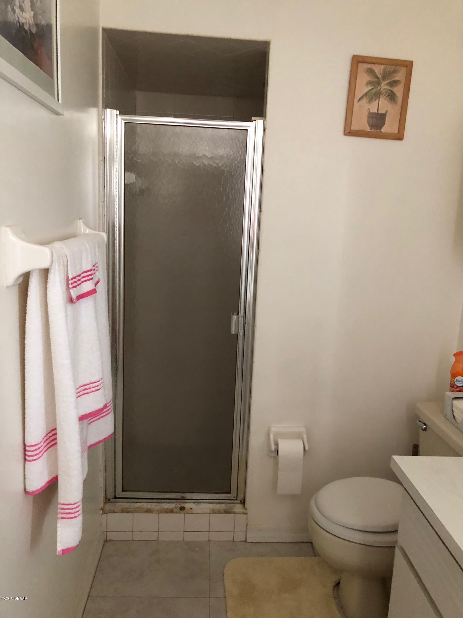 1225 Ruthbern Road Daytona Beach, FL 32114 - Photo 13 of 18 Master Bath