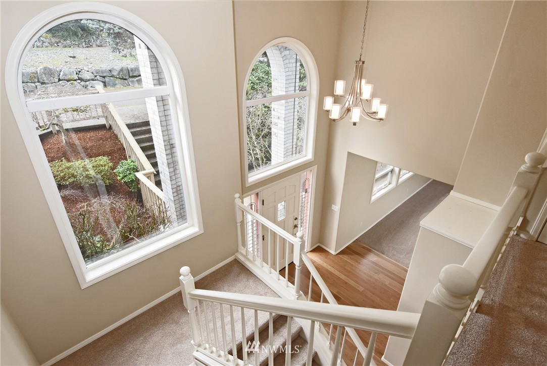 16223 Valhalla Drive Bothell, WA 98011 - Photo 4 of 16 Gallery Image 4
