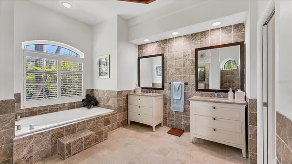 $1,280,000 | 9979 Cherry Hills Ave Circle, Bradenton, FL 34202