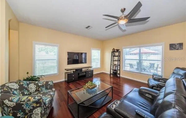 $2,950 | 2647 Wood Pointe Drive, Holiday, FL 34691