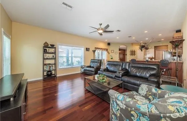 $2,950 | 2647 Wood Pointe Drive, Holiday, FL 34691