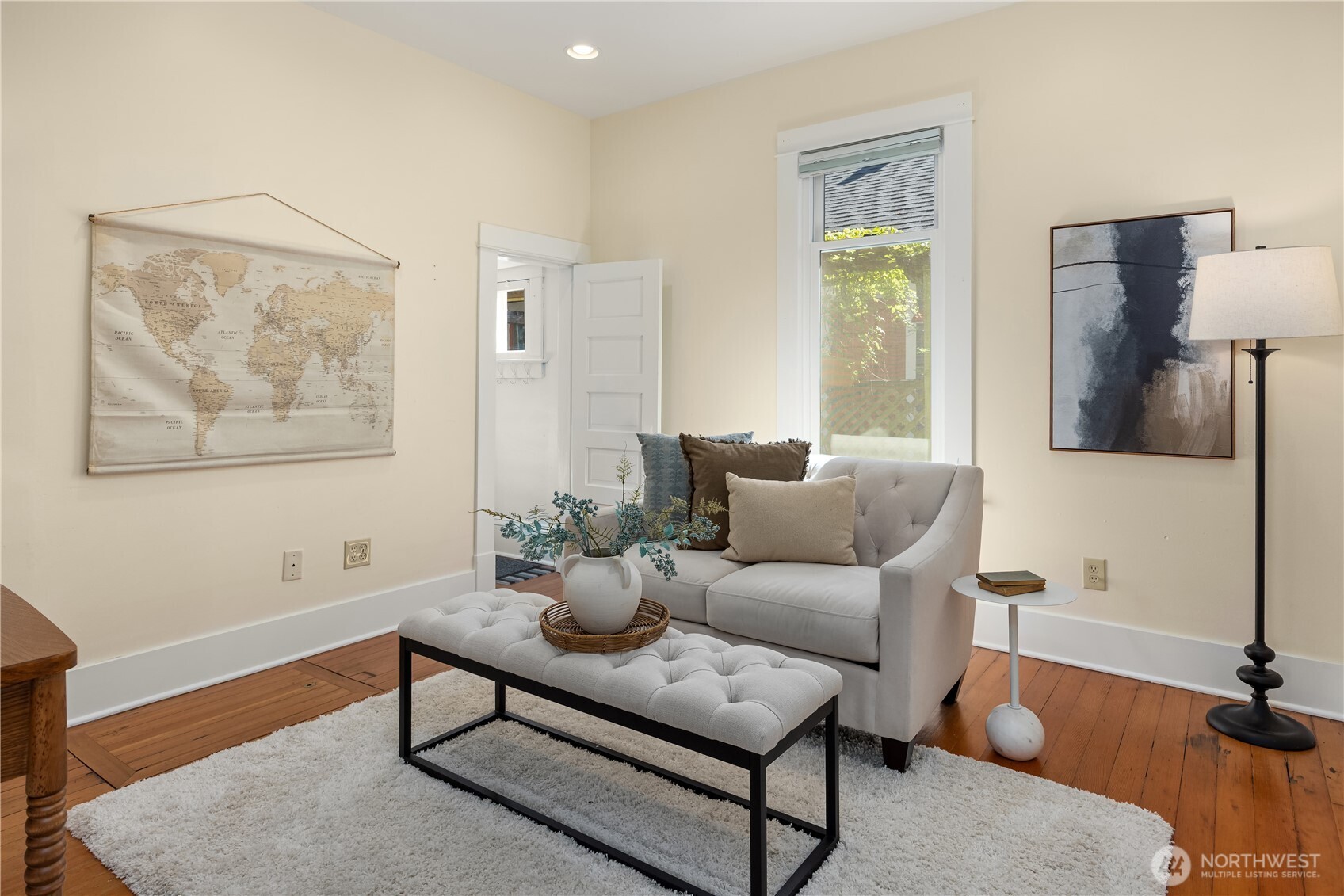 907 Northeast 72nd Street Seattle, WA 98115 - Photo 10 of 39