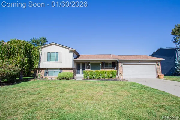 $309,900 | 38684 Meadowlawn Street, Wayne, MI 48184