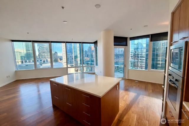 $3,250 | 10700 Northeast 4th Street, Unit 1210, Bellevue, WA 98004