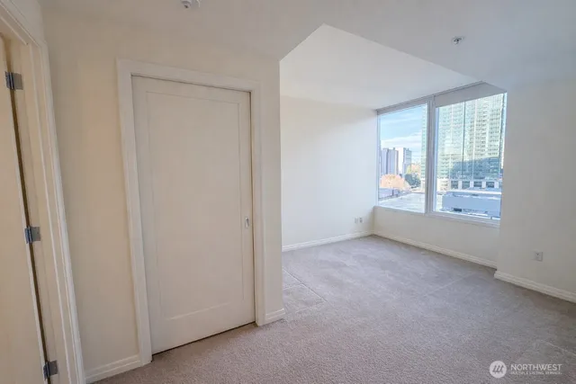 $3,250 | 10700 Northeast 4th Street, Unit 1210, Bellevue, WA 98004