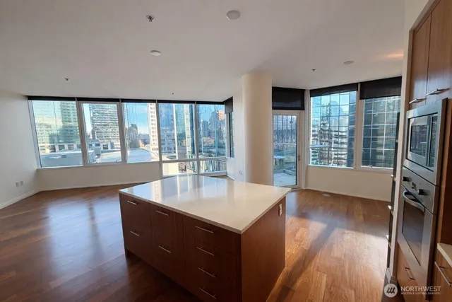 $3,250 | 10700 Northeast 4th Street, Unit 1210, Bellevue, WA 98004