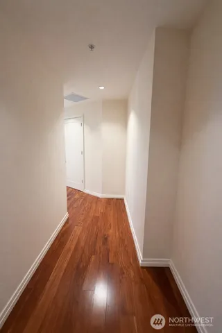 $3,250 | 10700 Northeast 4th Street, Unit 1210, Bellevue, WA 98004