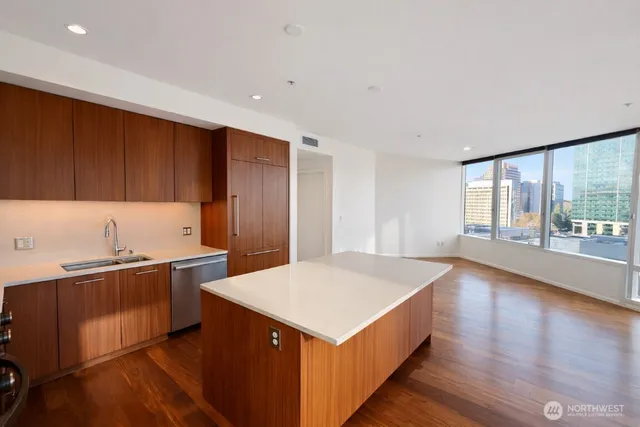 $3,250 | 10700 Northeast 4th Street, Unit 1210, Bellevue, WA 98004