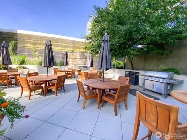 $3,250 | 10700 Northeast 4th Street, Unit 1210, Bellevue, WA 98004