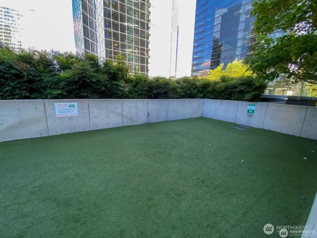 $3,250 | 10700 Northeast 4th Street, Unit 1210, Bellevue, WA 98004