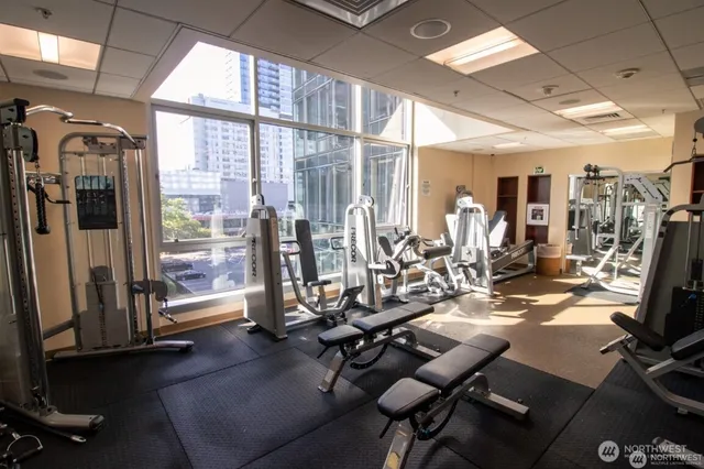 $3,250 | 10700 Northeast 4th Street, Unit 1210, Bellevue, WA 98004