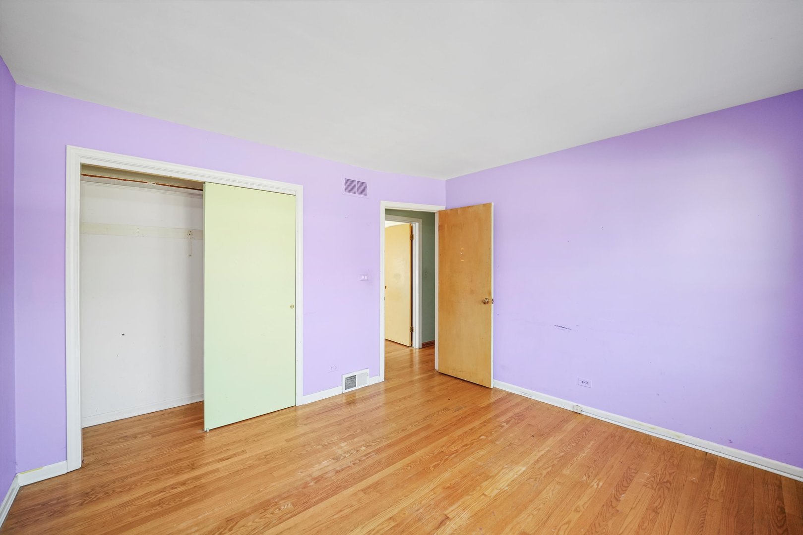 1725 North Happ Road Northbrook, IL 60062 - Photo 19 of 33 a view of empty room with wooden floor