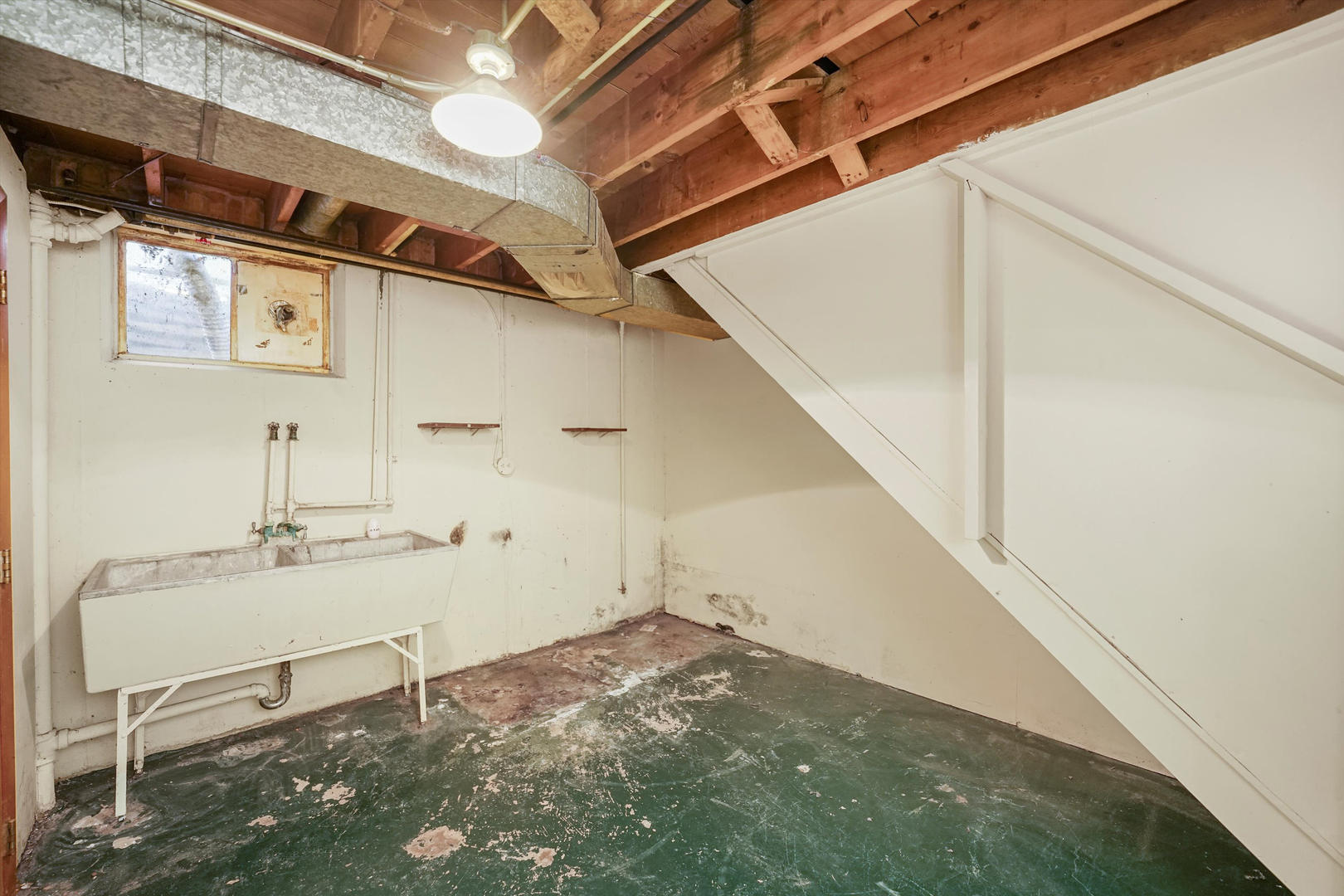 1725 North Happ Road Northbrook, IL 60062 - Photo 22 of 33 a view of a room with table and chairs