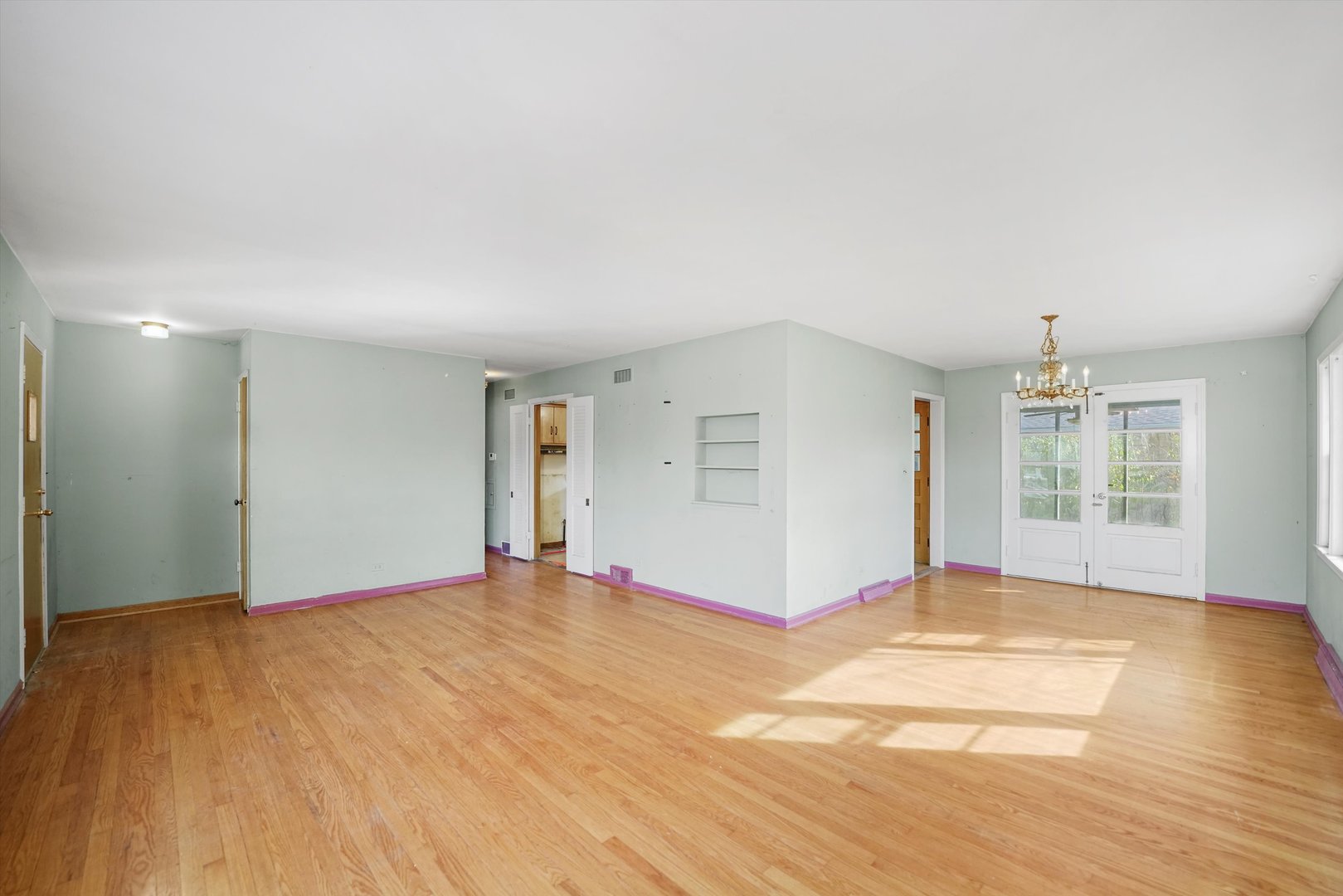 1725 North Happ Road Northbrook, IL 60062 - Photo 6 of 33 a view of an empty room with a window