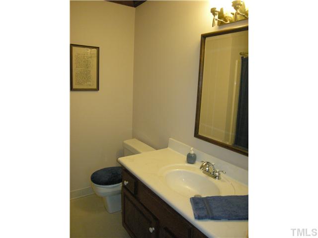 135 Skylark Way Raleigh, NC 27615 - Photo 10 of 14 2nd bedroom has it owns full bath
