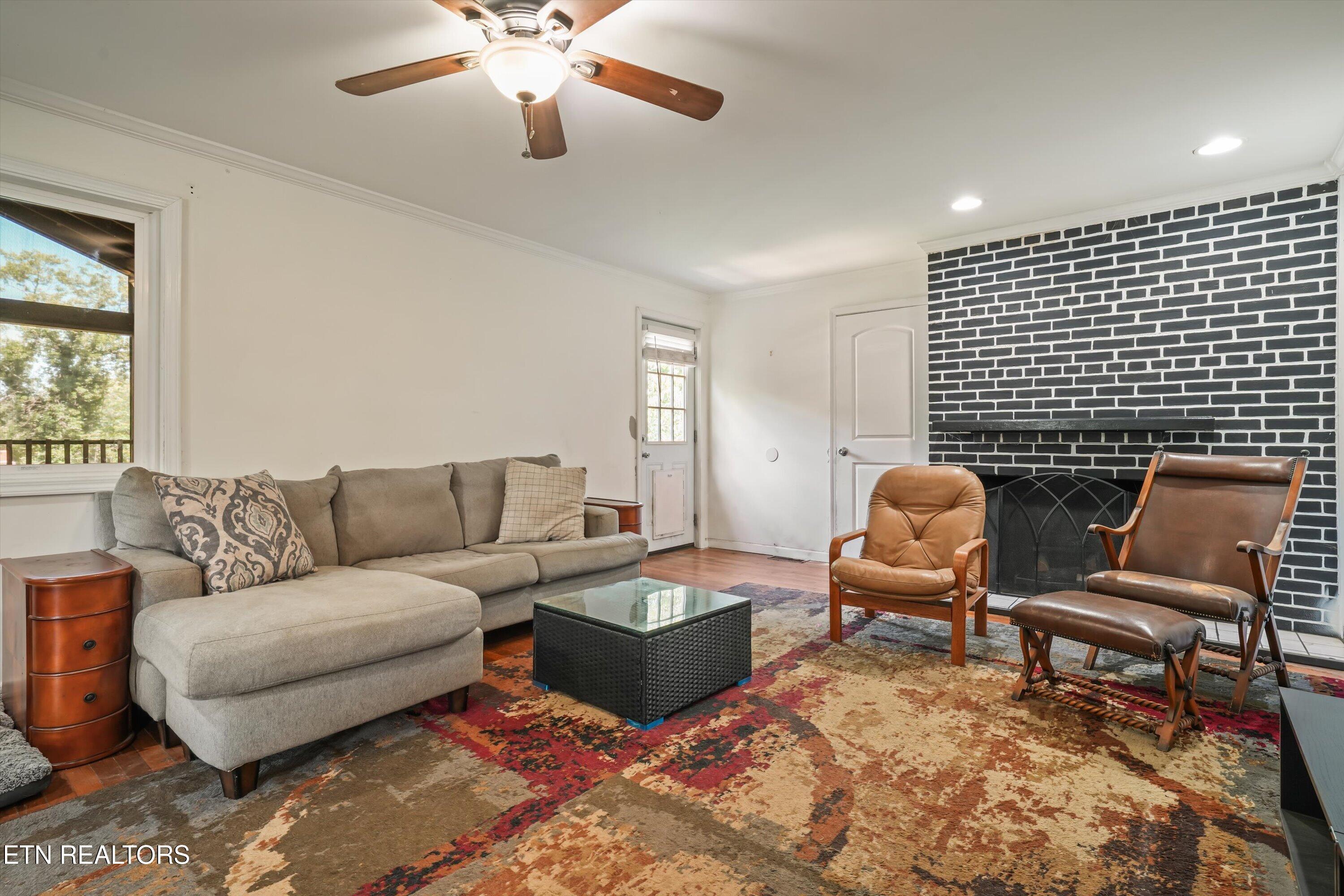155 Kentucky Avenue Oak Ridge, TN 37830 - Photo 8 of 37 10-155 Kentucky Ave 16