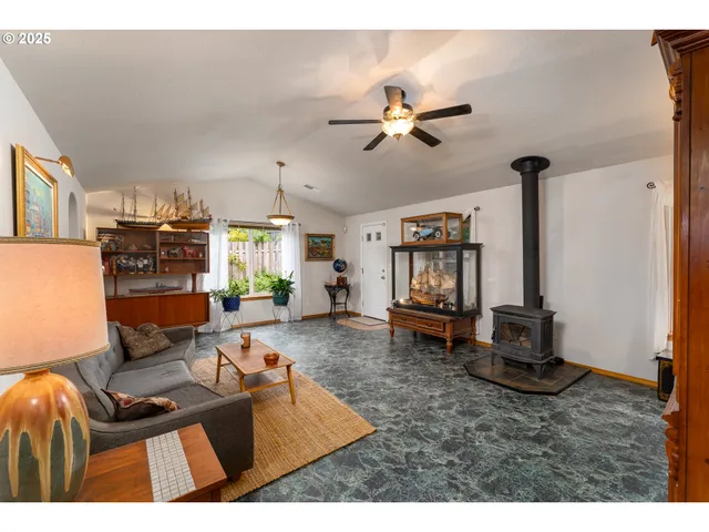 $519,000 | 1108 Hadley Road, Newberg, OR 97132