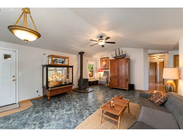 $519,000 | 1108 Hadley Road, Newberg, OR 97132