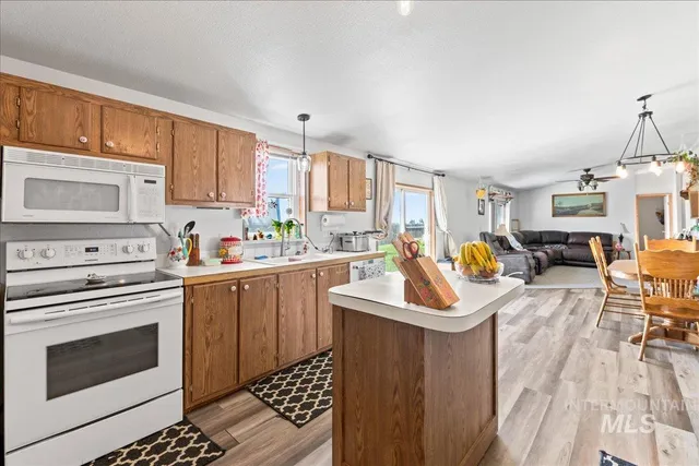 $489,900 | 10289 West Desert Duck Avenue, Mountain Home, ID 83647