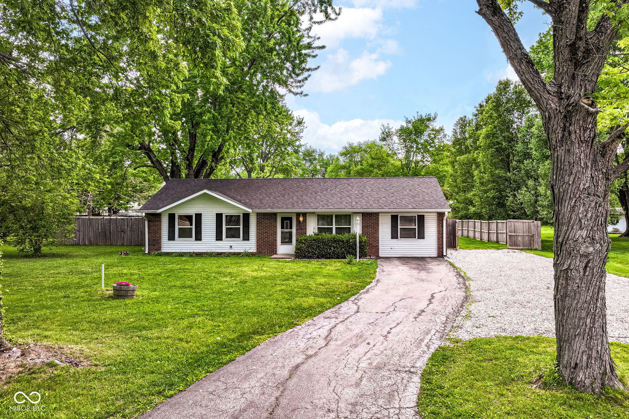 8177 North Poplar Road Mooresville, IN 46158 - Photo 2 of 31