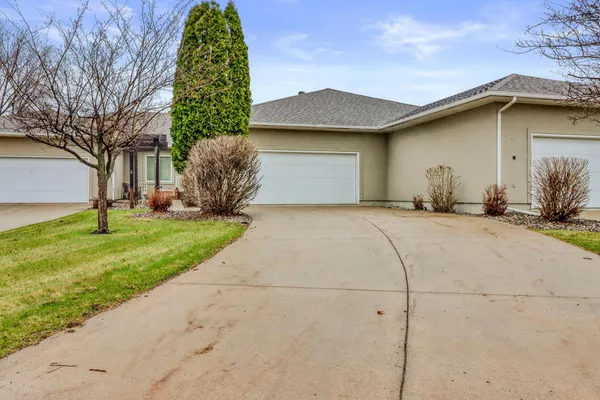 $525,000 | 2709 30th Avenue South, Fargo, ND 58103