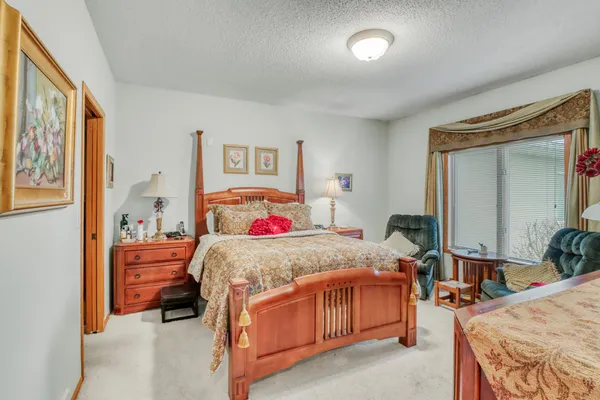 $525,000 | 2709 30th Avenue South, Fargo, ND 58103