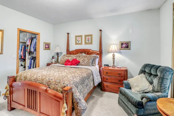 $525,000 | 2709 30th Avenue South, Fargo, ND 58103