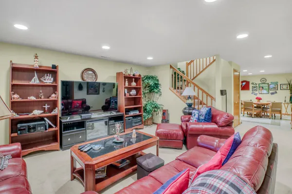$525,000 | 2709 30th Avenue South, Fargo, ND 58103