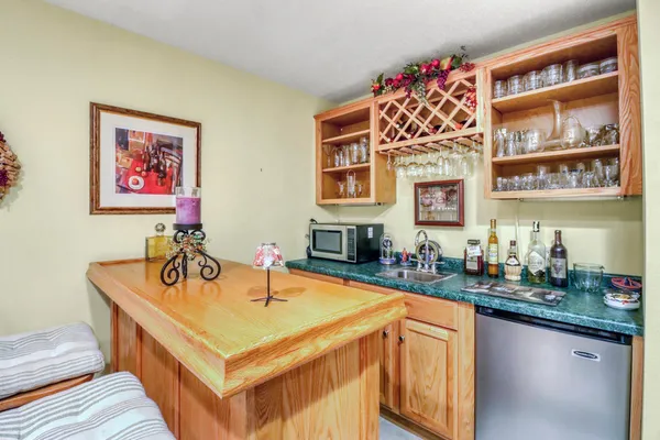 $525,000 | 2709 30th Avenue South, Fargo, ND 58103