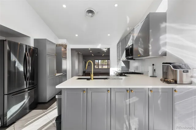 $925,000 | 301 South Poplar Street, Denver, CO 80224