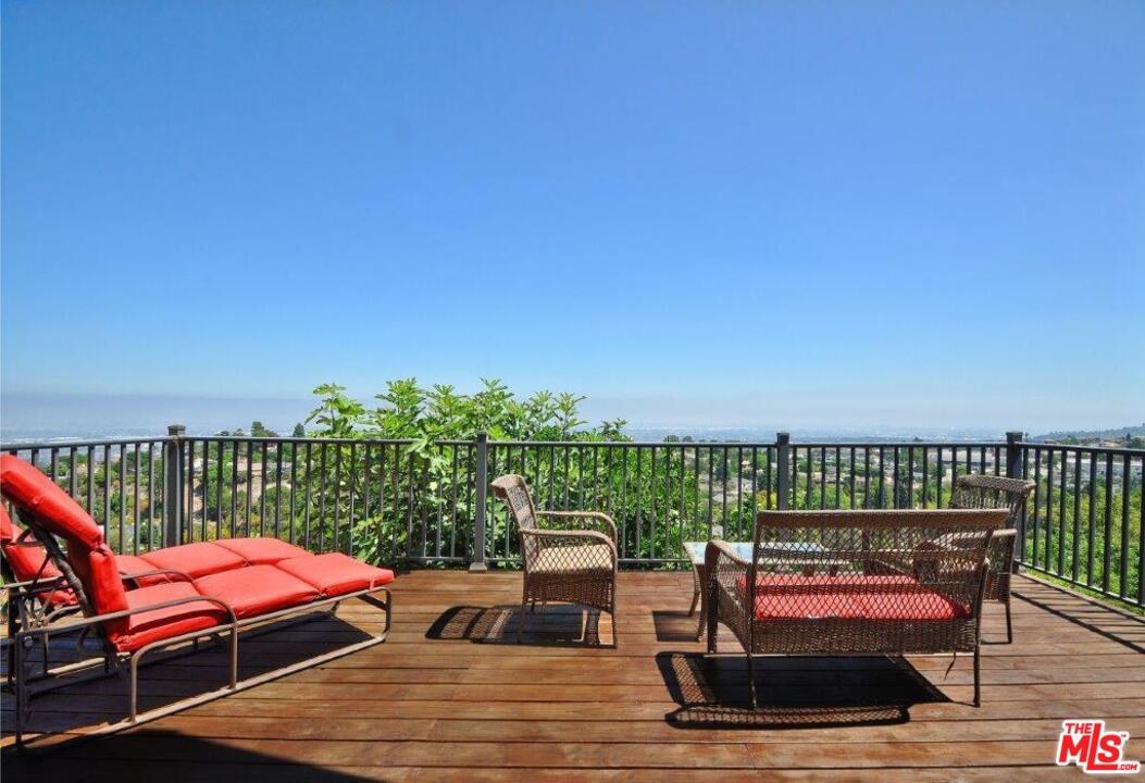 27046 Freeport Road Rancho Palos Verdes, CA 90275 - Photo 1 of 3 Gallery Image 1