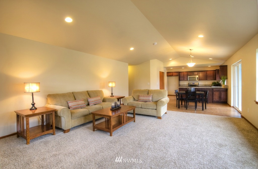 4585 Hall Road Blaine, WA 98230 - Photo 11 of 24