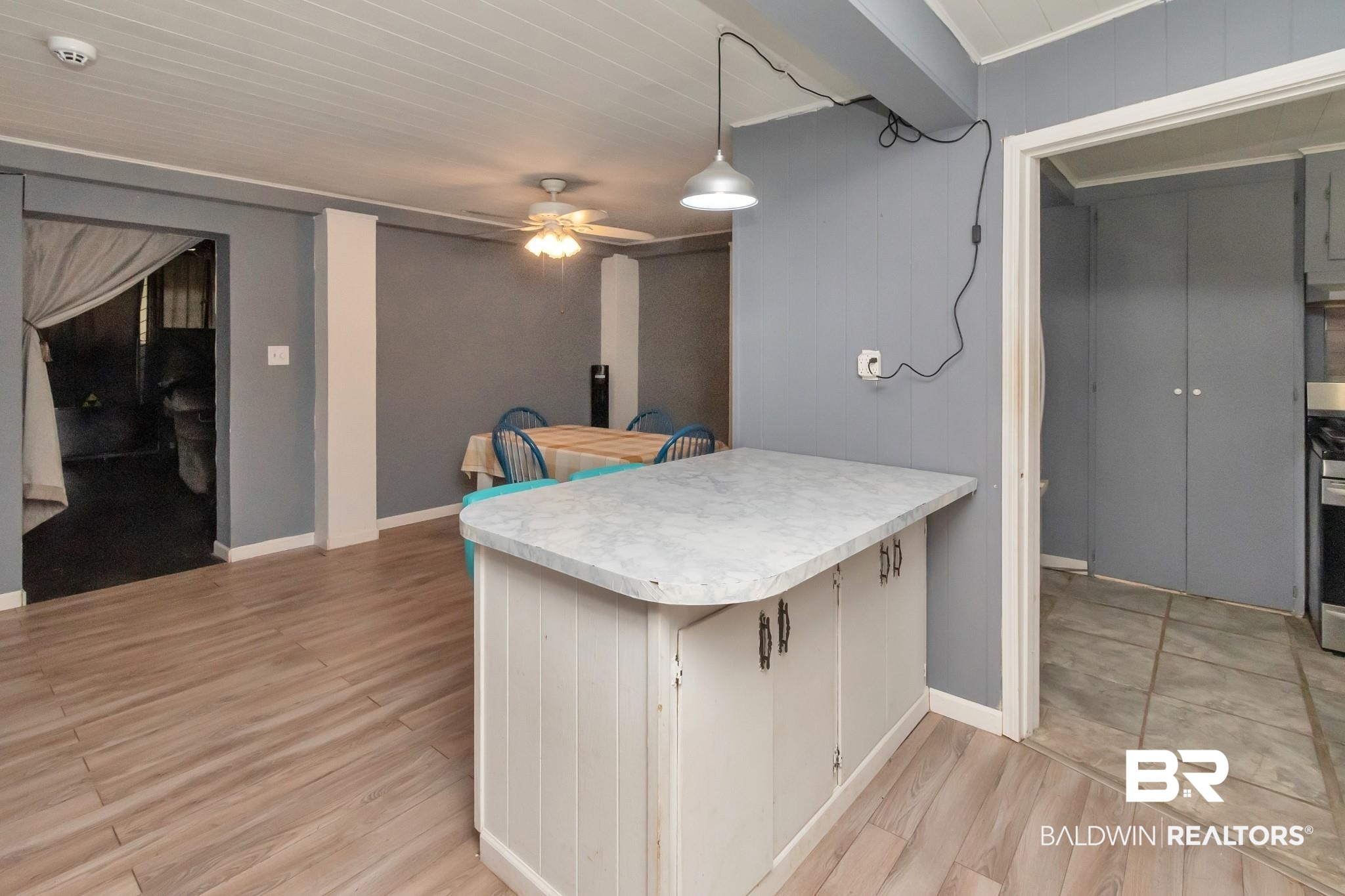 209 Bemis Street Saraland, AL 36571 - Photo 6 of 16 Breakfast bar