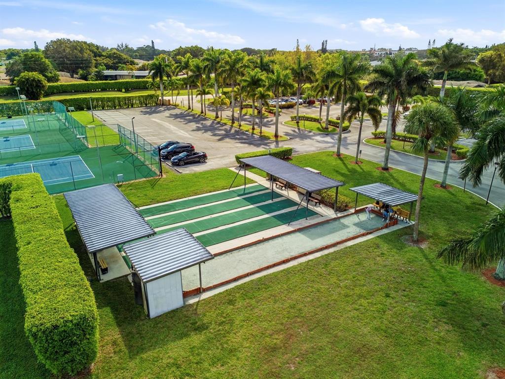 6091 Dusenburg Road Delray Beach, FL 33484 - Photo 31 of 33 shuffle and tennis