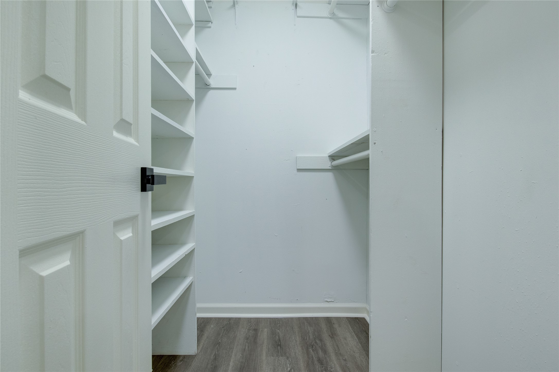 8406 Beechaven Road La Porte, TX 77571 - Photo 11 of 27 walk-in closet