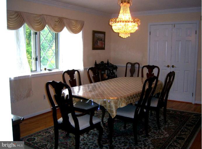 15302 Merrifields Court Silver Spring, MD 20906 - Photo 11 of 30 Dining Room
