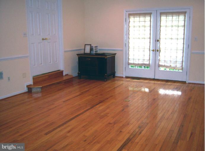 15302 Merrifields Court Silver Spring, MD 20906 - Photo 10 of 30 Family Room
