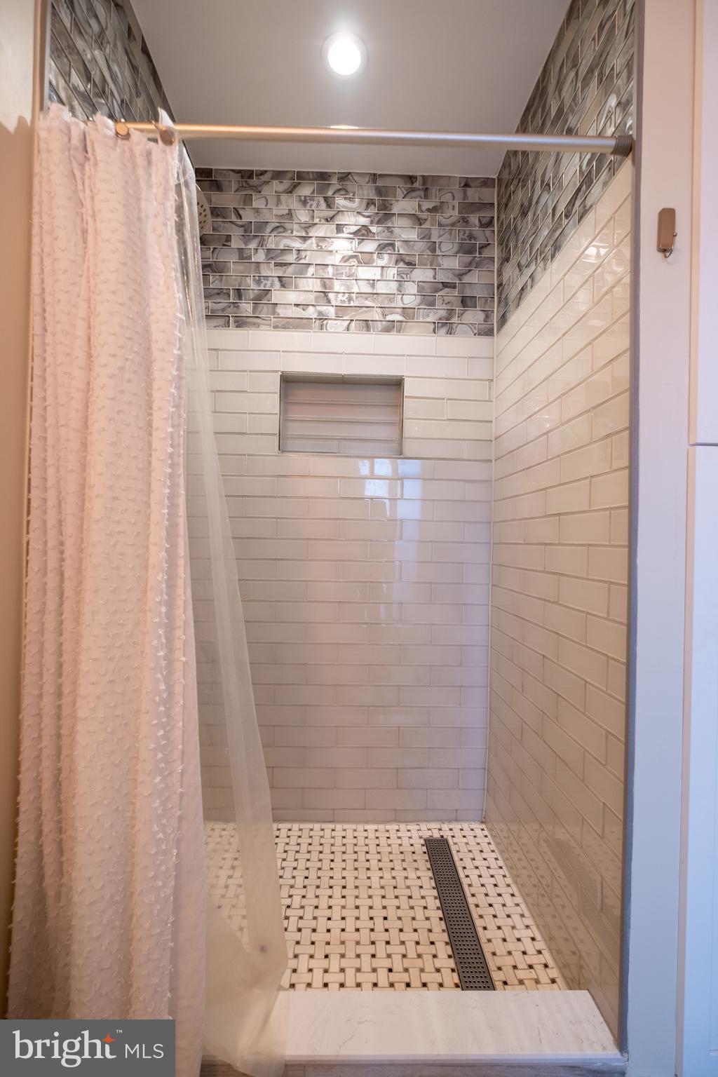 315 New Street, Unit 321 Philadelphia, PA 19106 - Photo 22 of 38