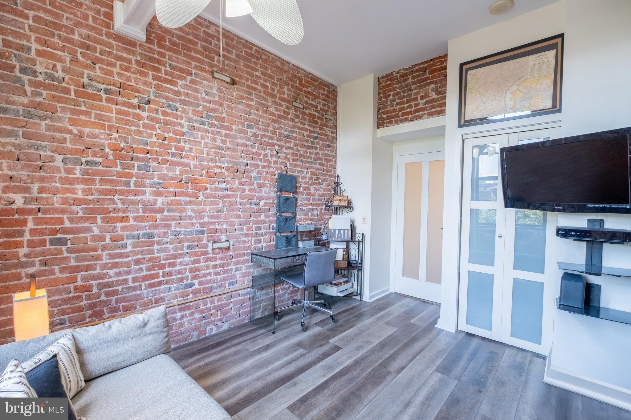 315 New Street, Unit 321 Philadelphia, PA 19106 - Photo 24 of 38