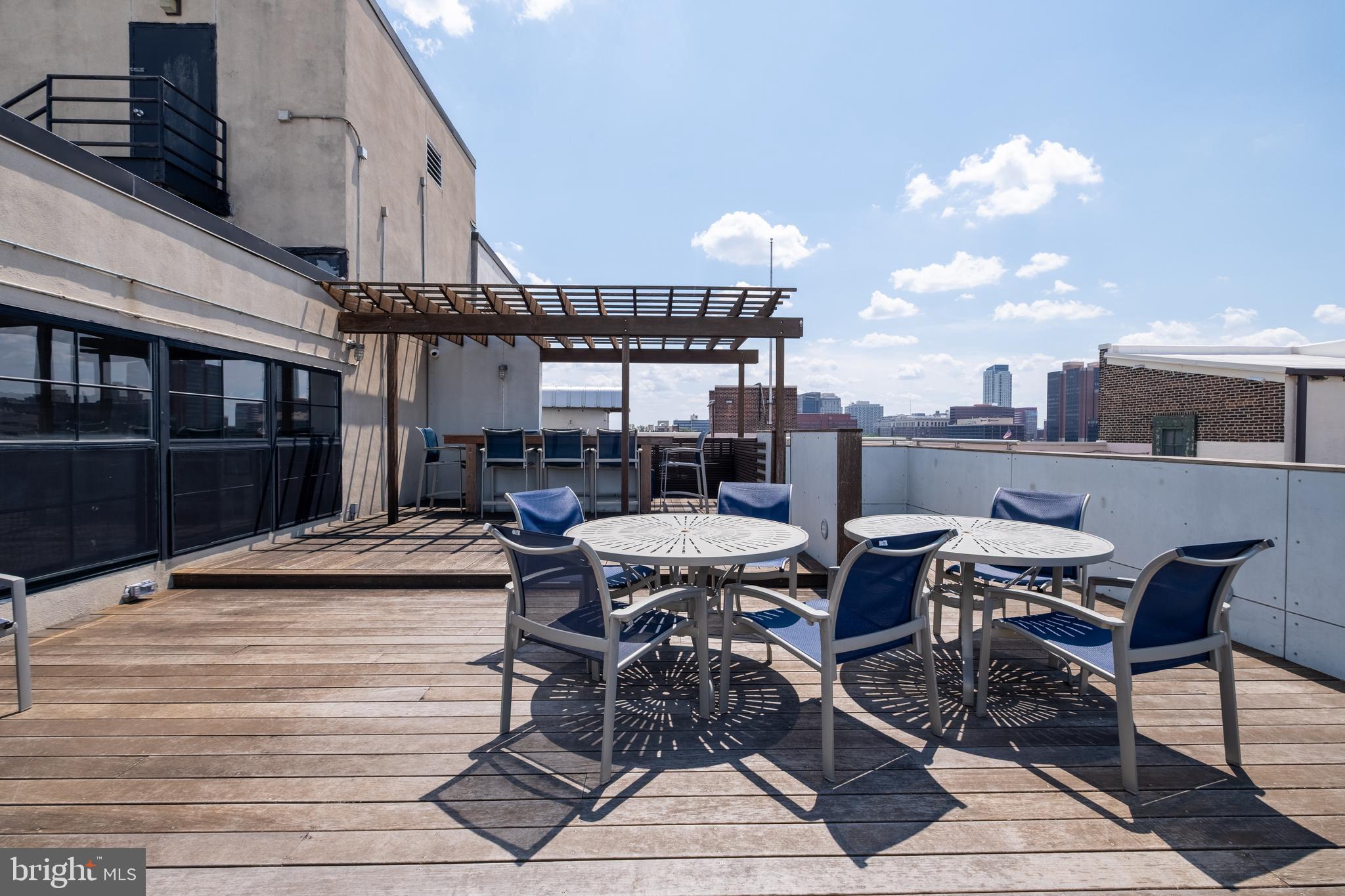 315 New Street, Unit 321 Philadelphia, PA 19106 - Photo 29 of 38