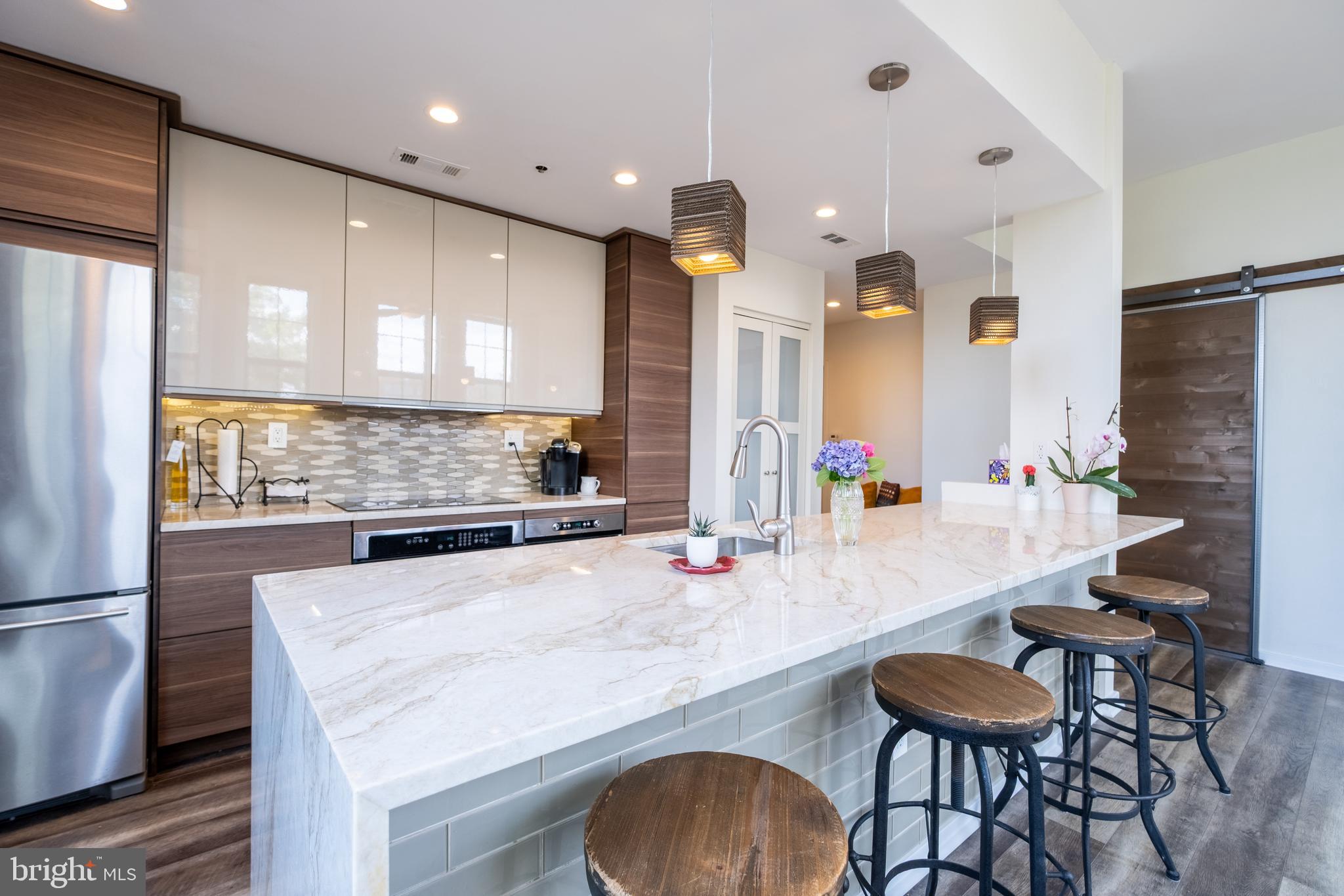 315 New Street, Unit 321 Philadelphia, PA 19106 - Photo 3 of 38