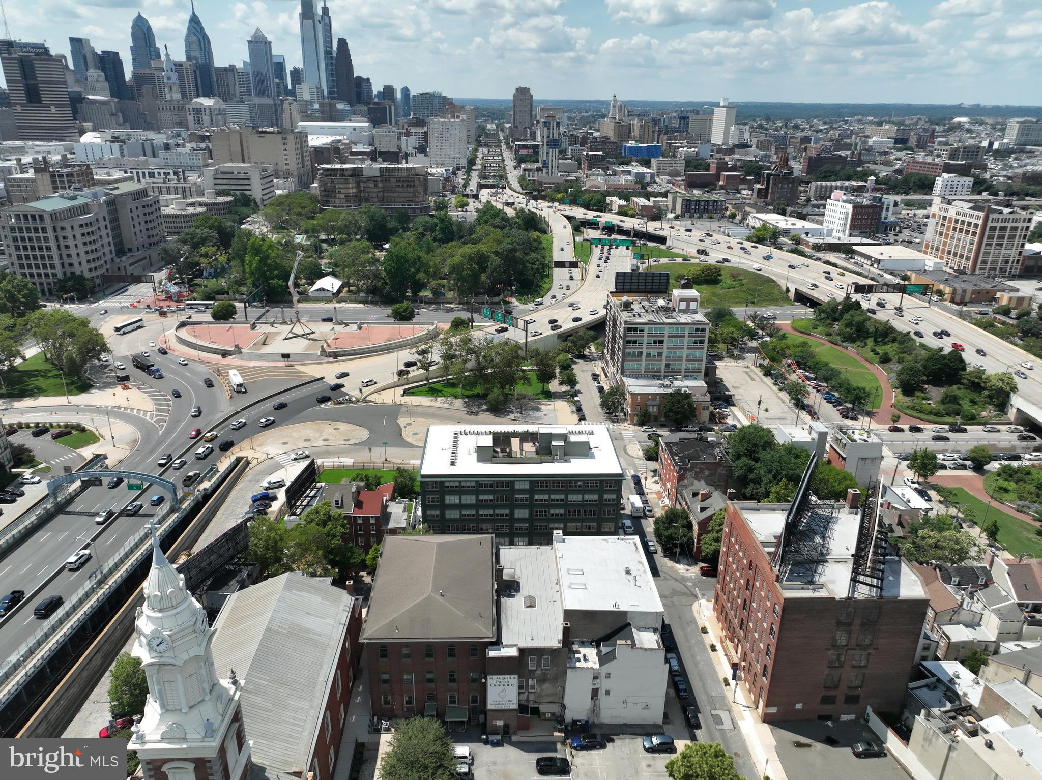 315 New Street, Unit 321 Philadelphia, PA 19106 - Photo 36 of 38