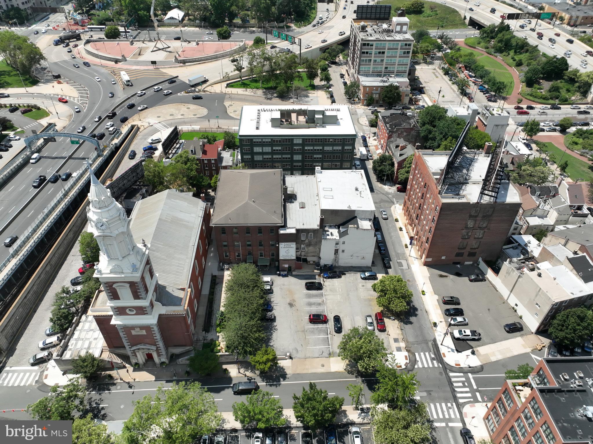 315 New Street, Unit 321 Philadelphia, PA 19106 - Photo 37 of 38