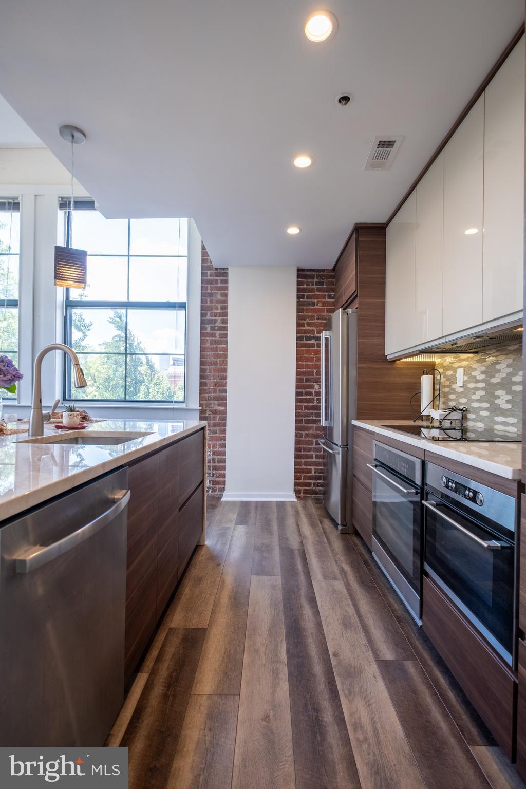 315 New Street, Unit 321 Philadelphia, PA 19106 - Photo 8 of 38