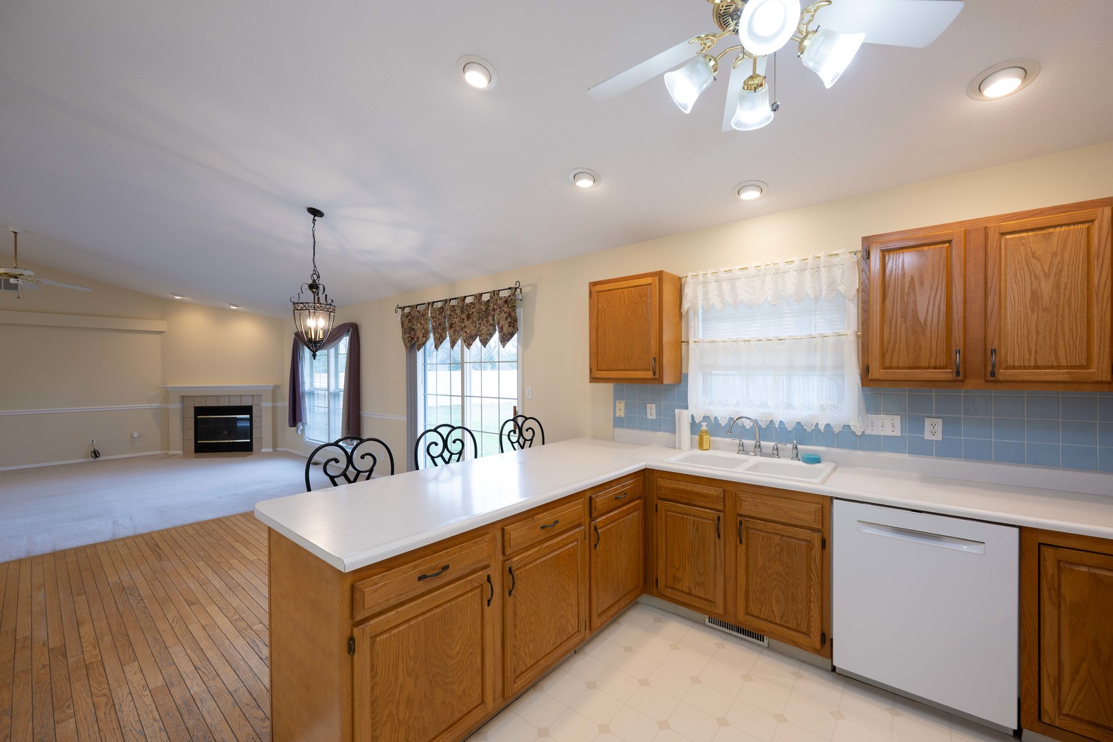 1515 Cobblefield Road Champaign, IL 61822 - Photo 8 of 26 Gallery Image 8