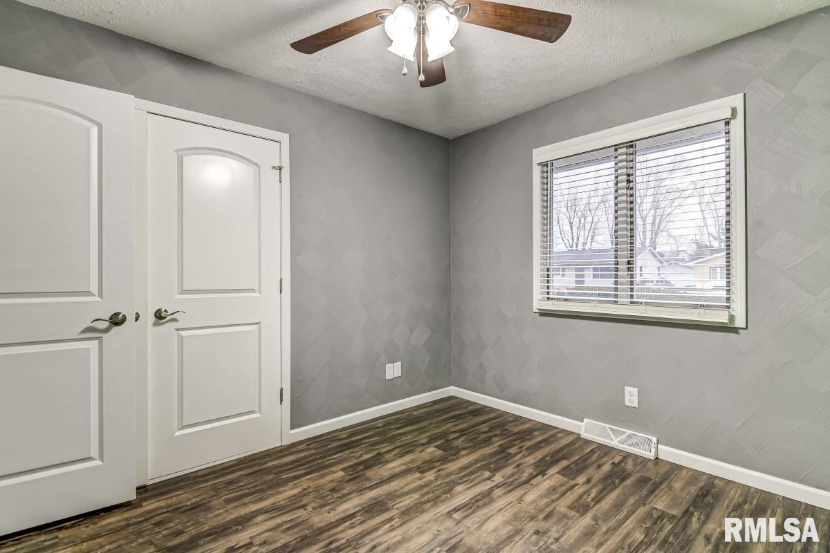 229 Hawkeye Way Springfield, IL 62707 - Photo 18 of 34