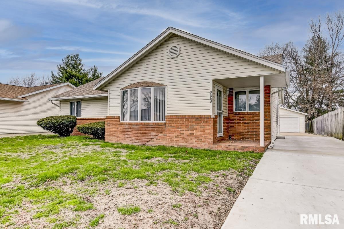 229 Hawkeye Way Springfield, IL 62707 - Photo 3 of 34