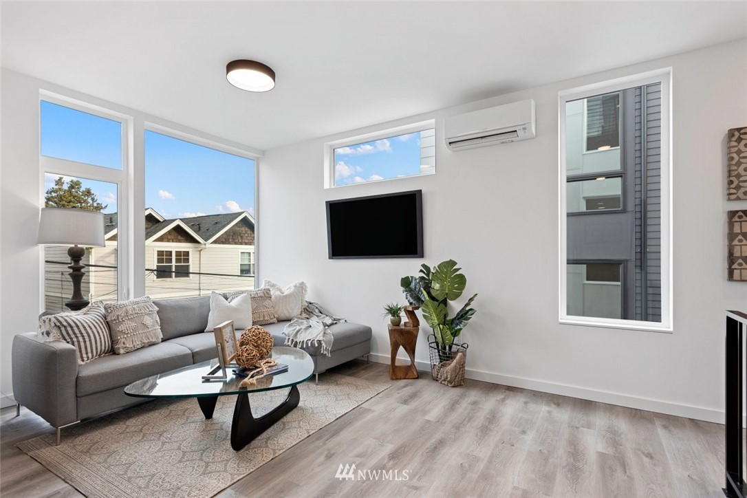 130 West Florentia Street, Unit A Seattle, WA 98119 - Photo 13 of 24