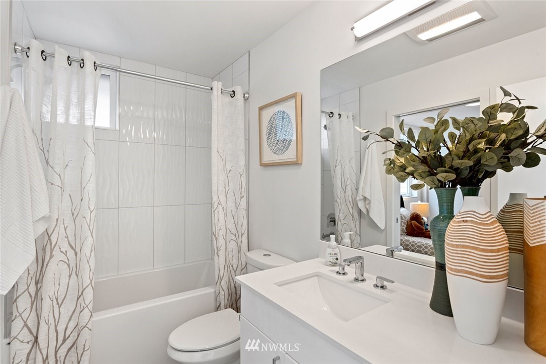 130 West Florentia Street, Unit A Seattle, WA 98119 - Photo 17 of 24